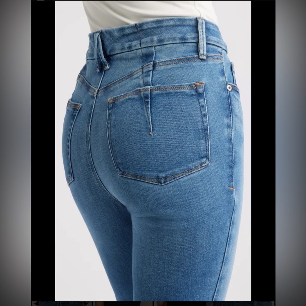 Good American Good Legs Straight Indigo514
Mid-rise
Tummy smoothing technology